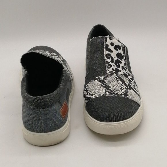 Tinstree Womens Loafer Sneaker Multicolor Slip On Flat Heel Cushioned Sz 9.5 - Picture 3 of 9